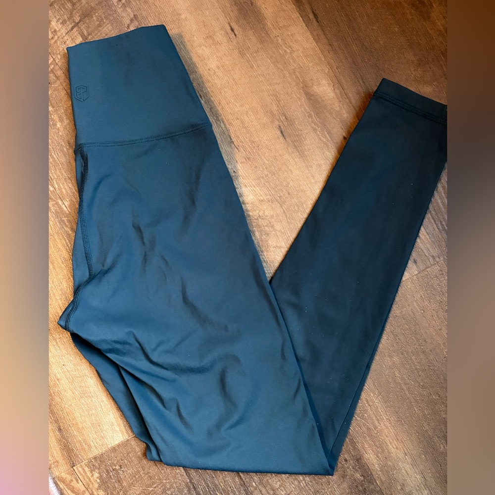 Born Primitive Blueberry Synergy legging Size S